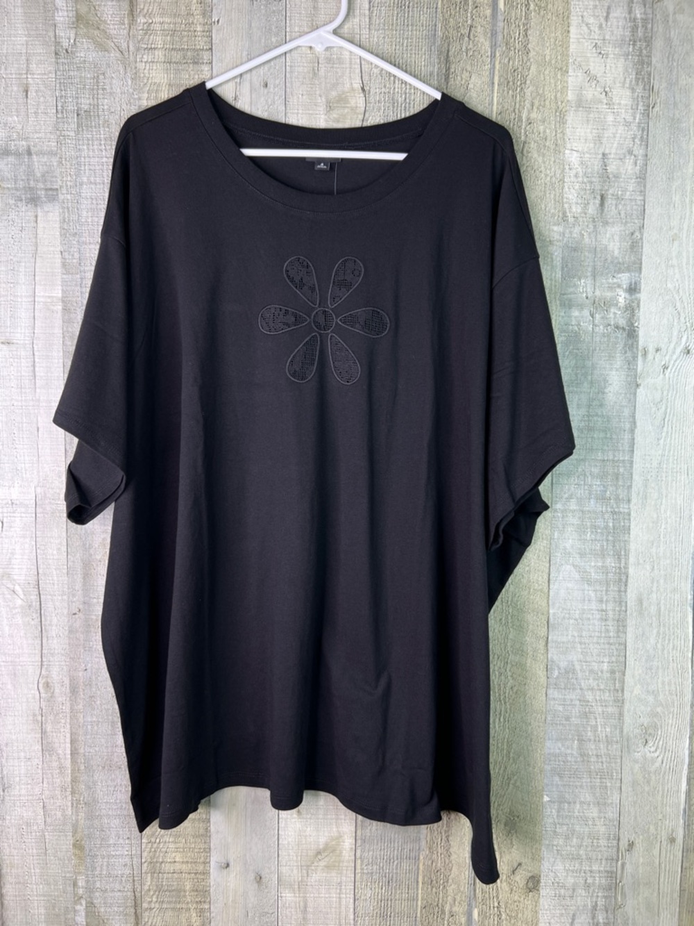 Torrid 4(4X)(26)Cotton Jersey Floral Cutout Relaxed Short Sleeve Crewneck TShirt - Picture 3 of 13